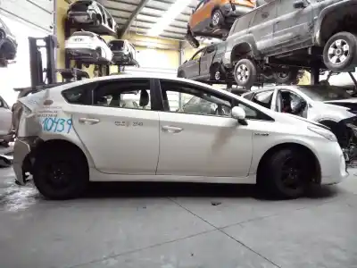 Sloopvoertuig toyota prius (nhw30) plug-in hybrid advance van het jaar 2015 aangedreven 2zrfxe