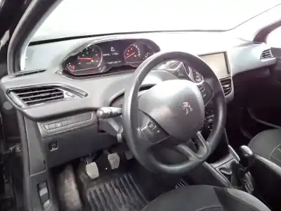 Veículo de Sucata peugeot 208 access do ano 2014 alimentado 8hr