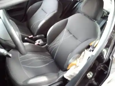 Veículo de Sucata peugeot 208 access do ano 2014 alimentado 8hr