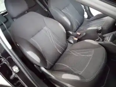 Veículo de Sucata peugeot 208 access do ano 2014 alimentado 8hr