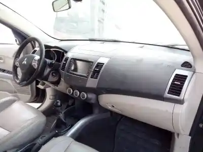 Scrapping Vehicle mitsubishi outlander (cw0) 2.2 di-d cat of the year 2009 powered 4hn
