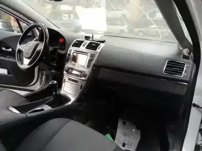 Sloopvoertuig toyota avensis (t27) advance van het jaar 2014 aangedreven 2adftv