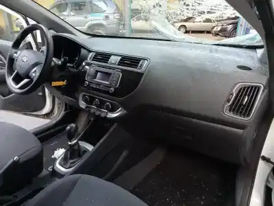 Veículo de Sucata kia rio concept do ano 2017 alimentado d3fa