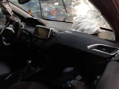 Sloopvoertuig peugeot 2008 (p1) allure van het jaar 2019 aangedreven yh01