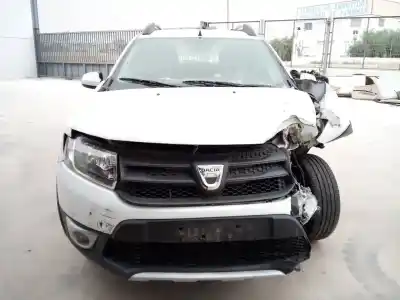 Vehicul casat dacia sandero stepway al anului 2014 alimentat h4b400