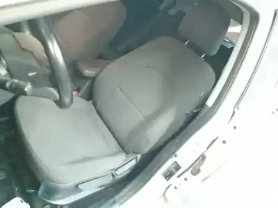 Veículo de Sucata kia rio concept do ano 2016 alimentado g4la