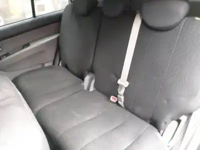 Здавання транспортного засобу kia carens (un) active року 2011 потужний d4fb