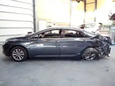 Scrapping Vehicle HYUNDAI                                            I40                                                                                                                                                                                                                                                        Style                                                                                                                                                                                                                                                      of the year 2015 powered D4FD