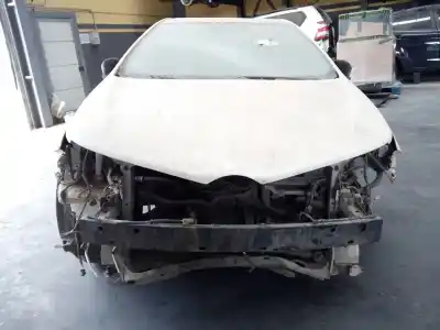 Vehicul casat toyota auris (_e18_) 1.8 hybrid (zwe186_) al anului 2012 alimentat 2zrfxe