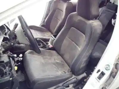 Vehicul casat toyota auris (_e18_) 1.8 hybrid (zwe186_) al anului 2012 alimentat 2zrfxe