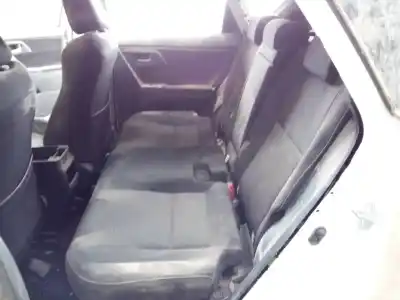 Vehicul casat toyota auris (_e18_) 1.8 hybrid (zwe186_) al anului 2012 alimentat 2zrfxe