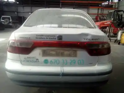 Véhicule à la ferraille seat toledo (1m2) select de l'année 1999 alimenté ahf