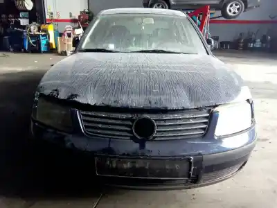 Sloopvoertuig volkswagen passat berlina (3b2) 1.9 tdi van het jaar 2000 aangedreven ajm