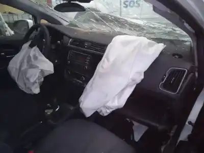Véhicule à la ferraille kia rio 1.1 crdi cat de l'année 2014 alimenté d3fa