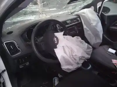 Véhicule à la ferraille kia rio 1.1 crdi cat de l'année 2014 alimenté d3fa