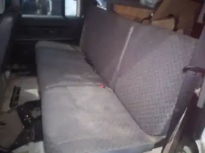 Véhicule à la ferraille land rover defender (ld) 2.5 td5 de l'année 2002 alimenté 