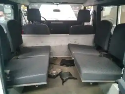 Verschrottungsfahrzeug land rover defender (ld) 2.5 td5 des jahres 2003 angetrieben 15p