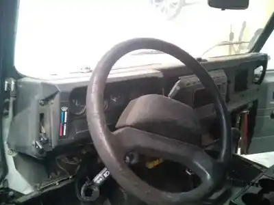 Verschrottungsfahrzeug land rover defender (ld) 2.5 td5 des jahres 2003 angetrieben 15p