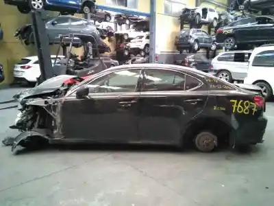 Vehicul casat lexus is200 2.5 v6 al anului 2010 alimentat 4grfse