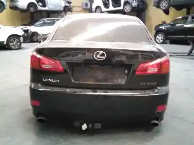 Vehicul casat lexus is200 2.5 v6 al anului 2010 alimentat 4grfse
