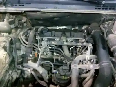 Véhicule à la ferraille citroen c5 berlina 2.0 hdi de l'année 2003 alimenté rhz