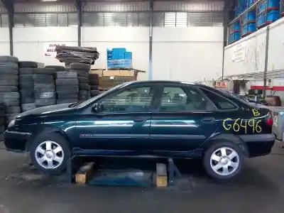 Véhicule à la ferraille renault laguna 2.0 16v de l'année 2000 alimenté f4rf7
