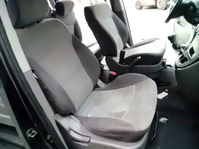 Vehicul casat hyundai h1 2.5 crdi al anului 2010 alimentat d4cb