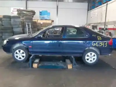 Veicolo di demolizione ford mondeo berlina 2.0 16v dell'anno 1998 alimentato nga