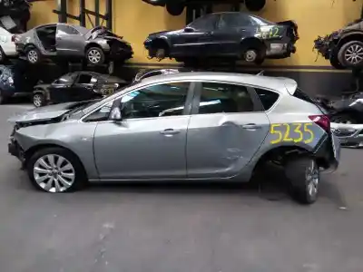 Scrapping Vehicle opel astra j lim. 1.7 16v cdti of the year 2011 powered a17dtr