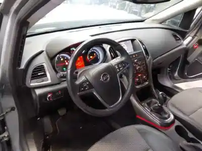 Scrapping Vehicle opel astra j lim. 1.7 16v cdti of the year 2011 powered a17dtr