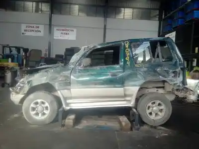 Scrapping Vehicle mitsubishi montero (v20/v40) 2500 td gl of the year 2001 powered 4d56