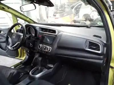 Veículo de Sucata honda jazz (gk) trend do ano 2016 alimentado l13b