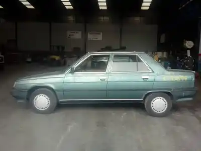 Véhicule à la ferraille renault   de l'année 1990 alimenté f2n708