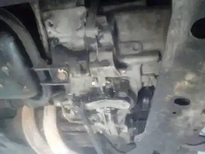 Véhicule à la ferraille renault   de l'année 1990 alimenté f2n708