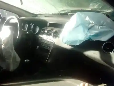 Veículo de Sucata peugeot 308 confort do ano 2010 alimentado 9hx