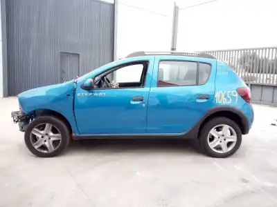 Véhicule à la ferraille dacia sandero stepway de l'année 2015 alimenté h4b408