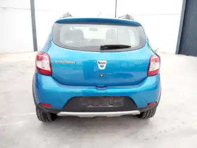 Véhicule à la ferraille dacia sandero stepway de l'année 2015 alimenté h4b408