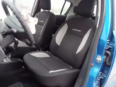 Véhicule à la ferraille dacia sandero stepway de l'année 2015 alimenté h4b408