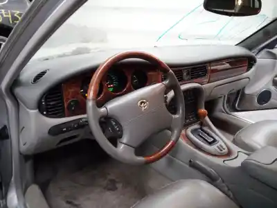 Здавання транспортного засобу jaguar daimler 8/3996 року 2001 потужний g/ma