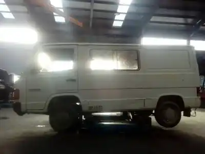 Véhicule à la ferraille mercedes-benz mb 100 d caja cerrada / combi 2.4 diesel de l'année 0 alimenté 