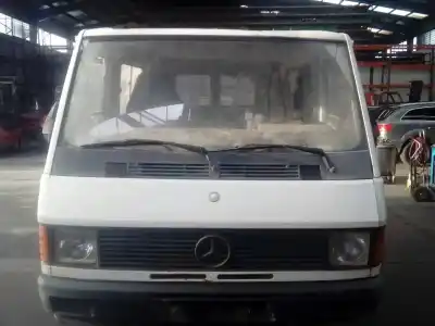 Véhicule à la ferraille mercedes-benz mb 100 d caja cerrada / combi 2.4 diesel de l'année 0 alimenté 