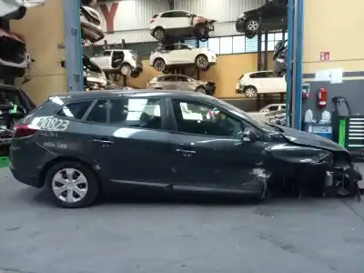 Veículo de Sucata renault megane iii sport tourer limited do ano 2011 alimentado k9k836