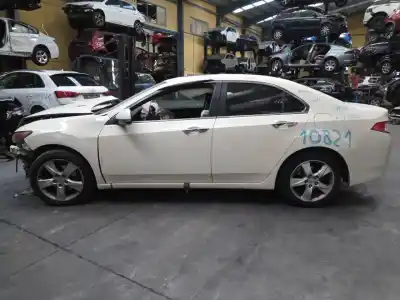 Veicolo di demolizione HONDA ACCORD BERLINA (CU) Executive dell'anno 2011 alimentato R20A3