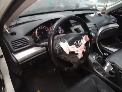 Veicolo di demolizione honda accord berlina (cu) executive dell'anno 2011 alimentato r20a3