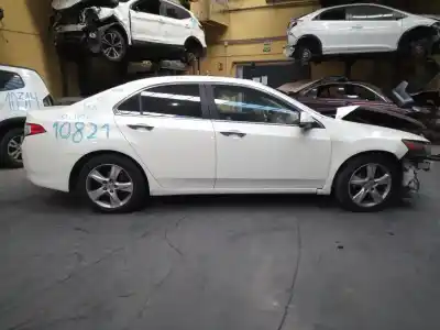 Veicolo di demolizione honda accord berlina (cu) executive dell'anno 2011 alimentato r20a3