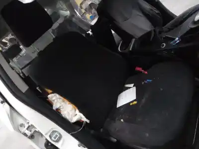 Véhicule à la ferraille toyota prius (nhw30) plug-in hybrid advance de l'année 2012 alimenté 2zrfxe