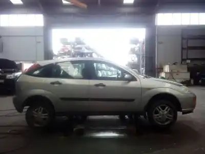 Véhicule à la ferraille ford focus berlina (cak) ghia de l'année 2002 alimenté f9da