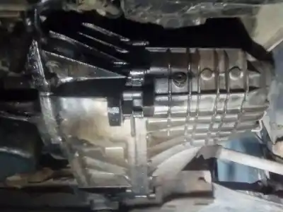 Véhicule à la ferraille ford focus berlina (cak) ghia de l'année 2002 alimenté f9da