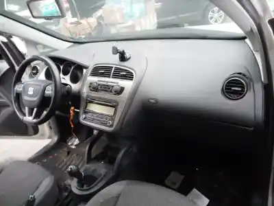 Veículo de Sucata seat altea xl (5p5) stylance / style do ano 2015 alimentado cayc