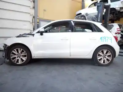 Здавання транспортного засобу audi a1 (8x) attraction року 2013 потужний cayb